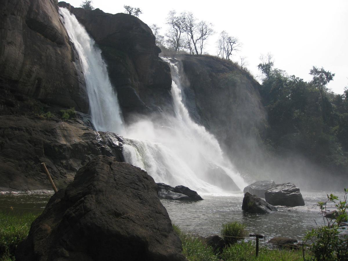 Magic Land Resorts Athirapally Irinjalakuda Екстер'єр фото