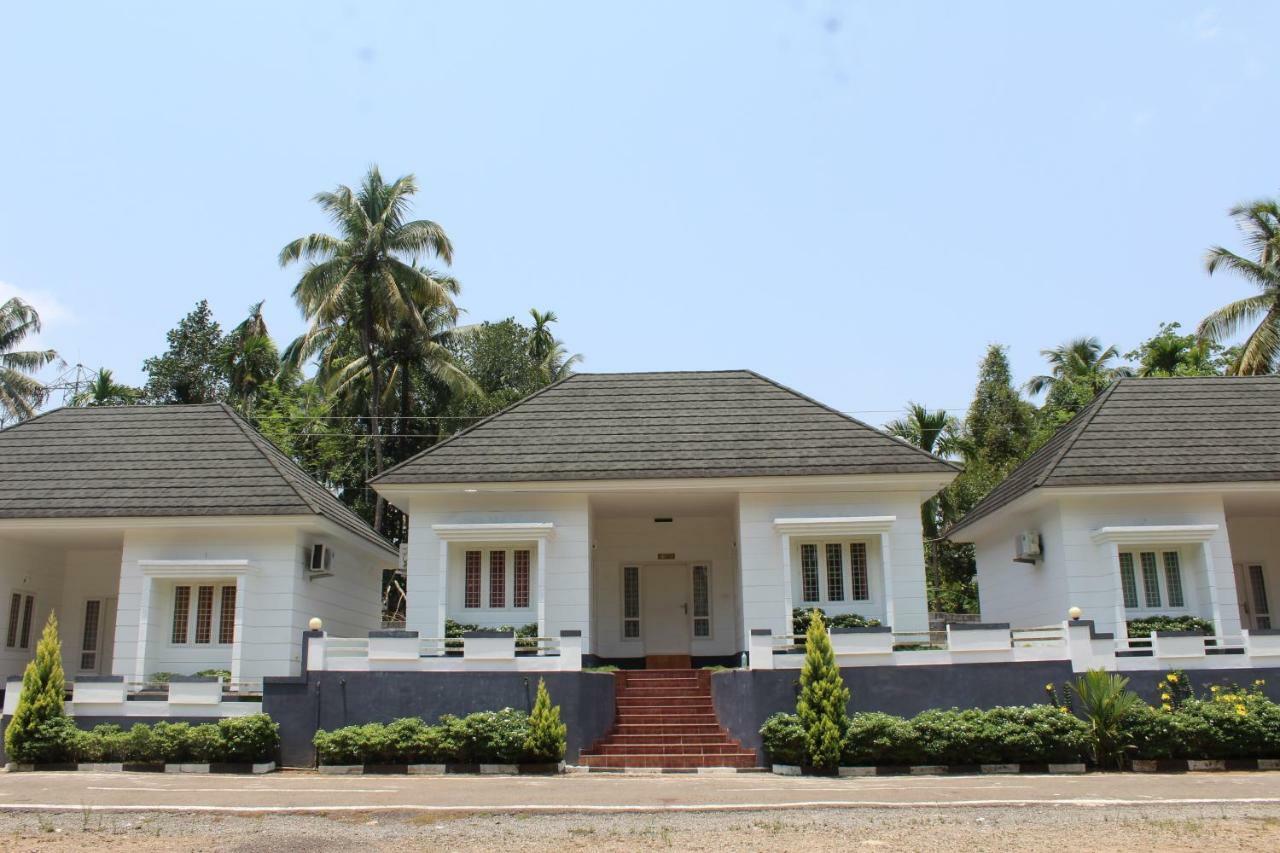 Magic Land Resorts Athirapally Irinjalakuda Екстер'єр фото