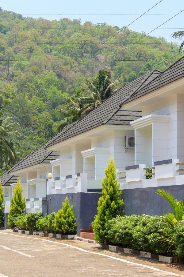 Magic Land Resorts Athirapally Irinjalakuda Екстер'єр фото