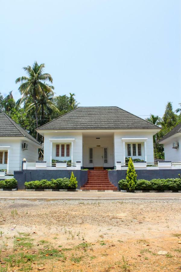 Magic Land Resorts Athirapally Irinjalakuda Екстер'єр фото